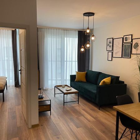 Newport Industrial Apartment Varsó Kültér fotó