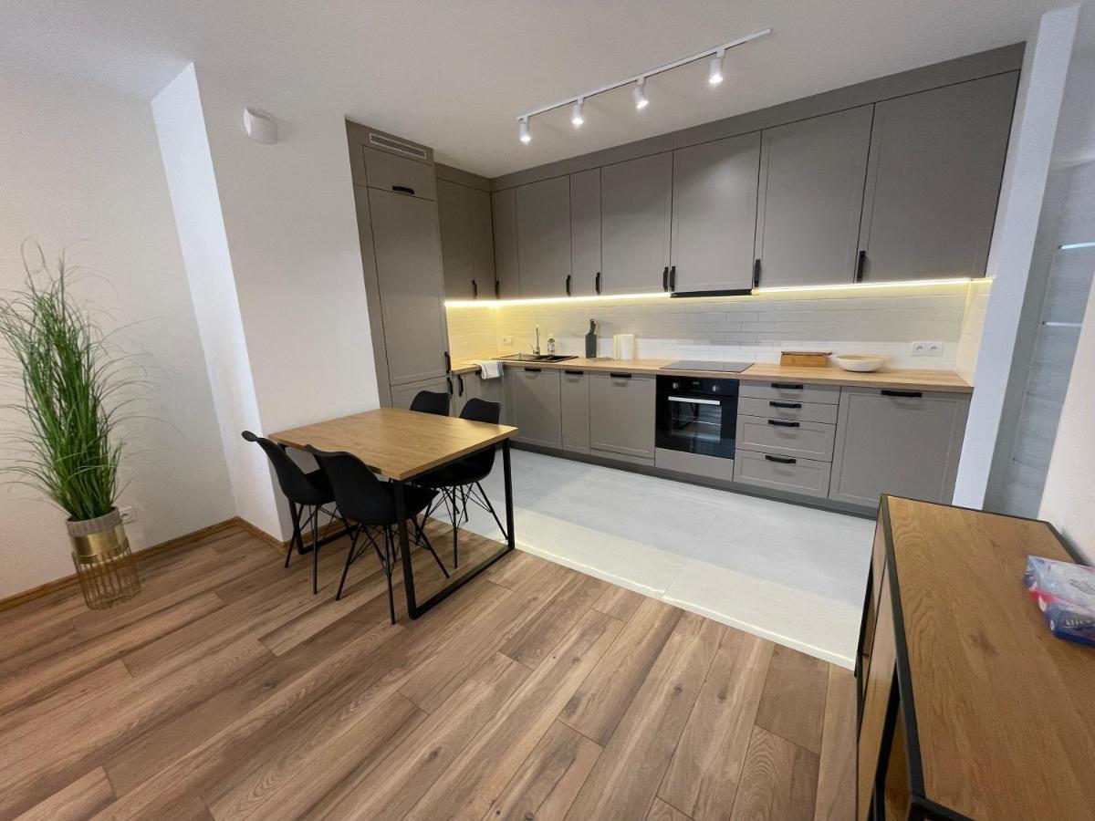 Newport Industrial Apartment Varsó Kültér fotó
